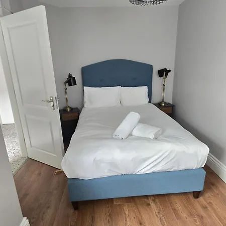 Luxury - Sleeps 7 Apartment Galway