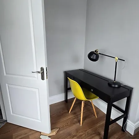 Apartment Luxury - Sleeps 7 *