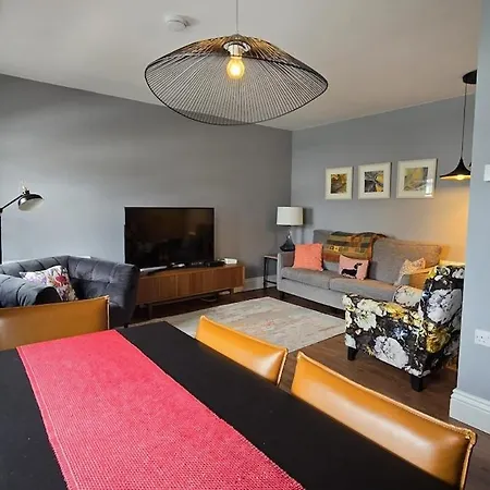 Luxury - Sleeps 7 Galway