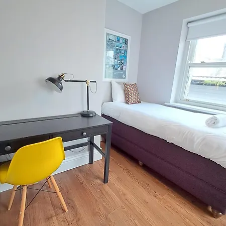 Luxury - Sleeps 7 *