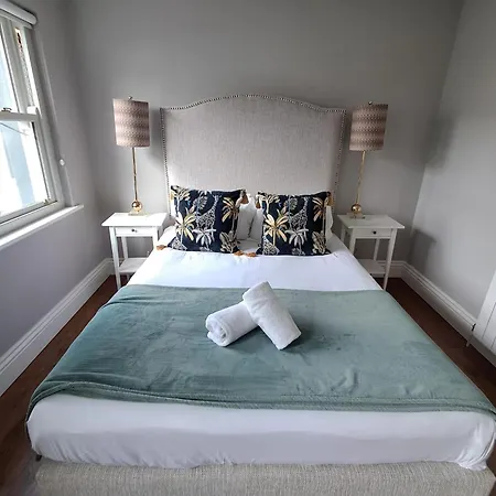 Luxury - Sleeps 7 *