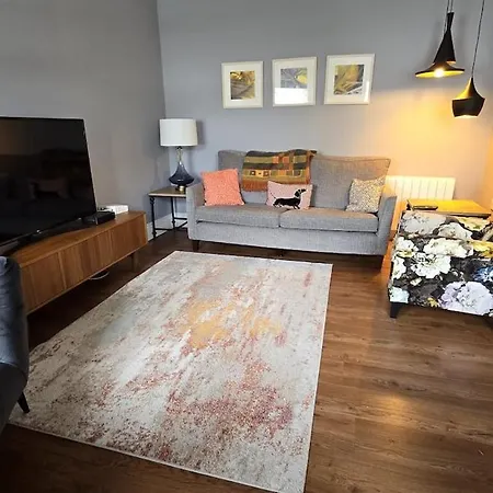 Διαμέρισμα Luxury - Sleeps 7 *